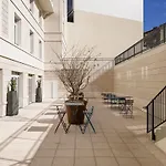 Adagio Access La Defense Hotel apartamentowy Puteaux