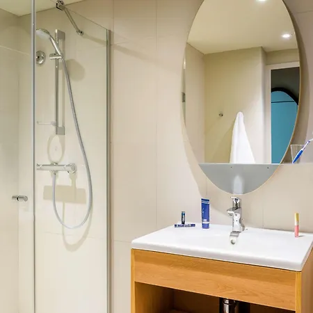 Adagio Access La Defense 3*