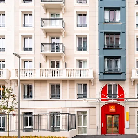 Adagio Access La Defense 3* Пюто