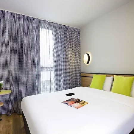 Aparthotel Adagio Access La Defense 3*
