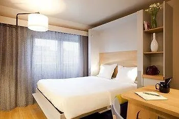 Adagio Access La Defense 3*